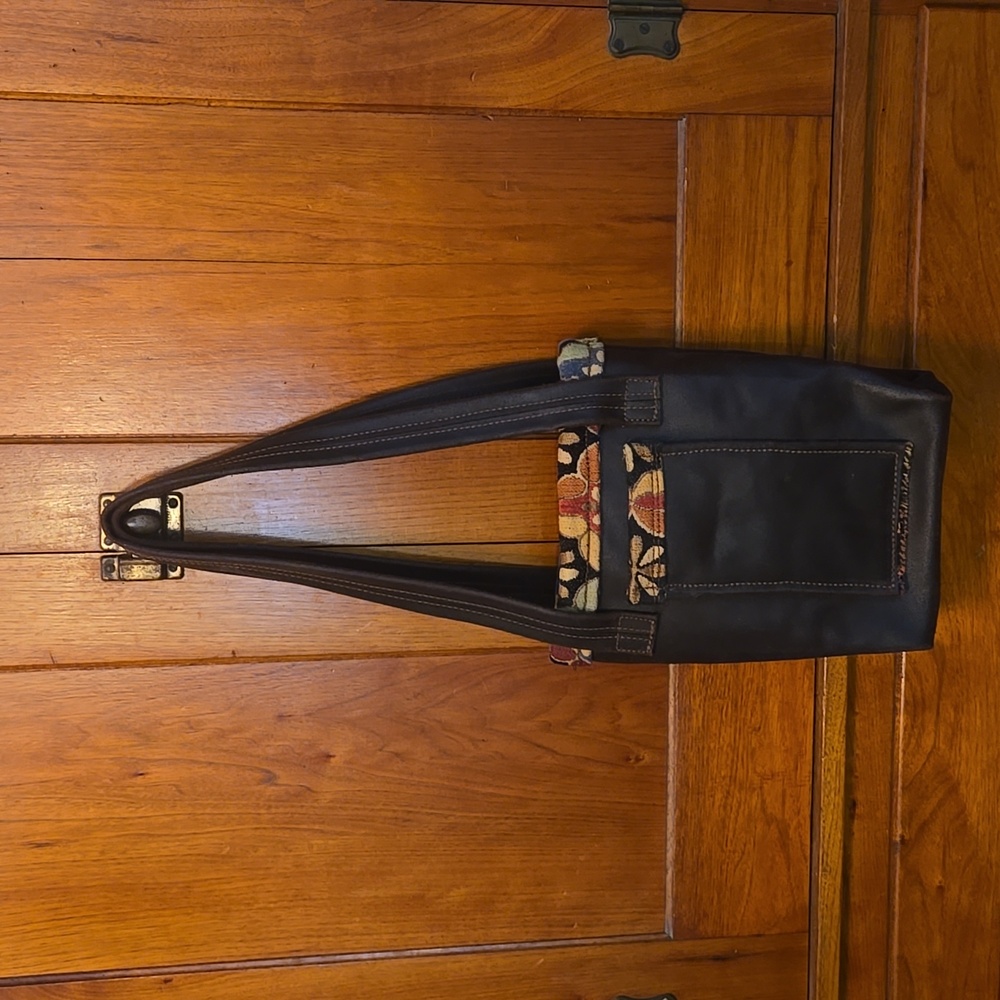 Vtg Boho Leather Tapestry Lined/Accented Hand Crafted Shoulder Bag w/2 Access.